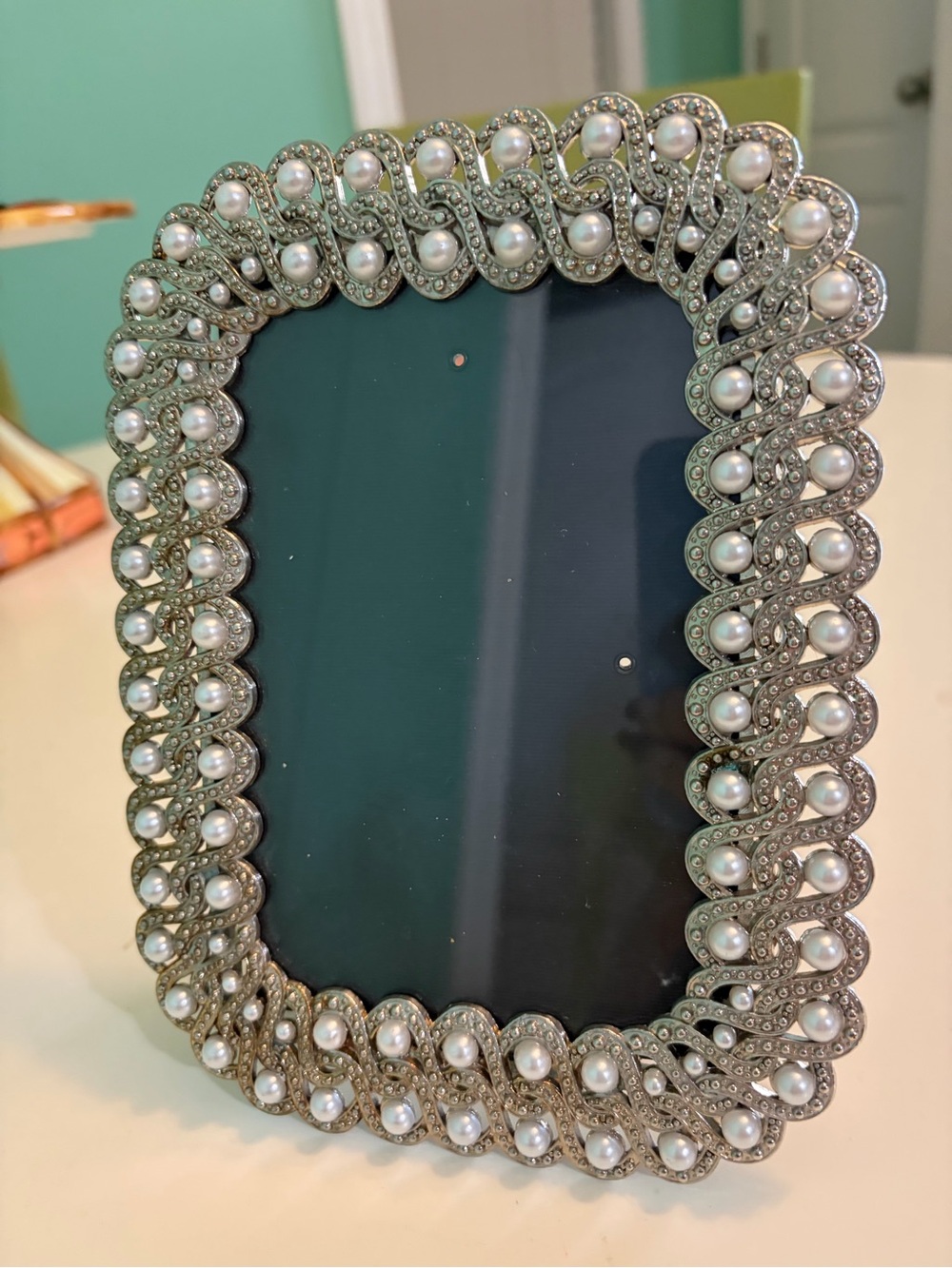 Beautiful Nicole Miller New York Ornate Pearl & Crystal Silver Photo Frame 4 x 6